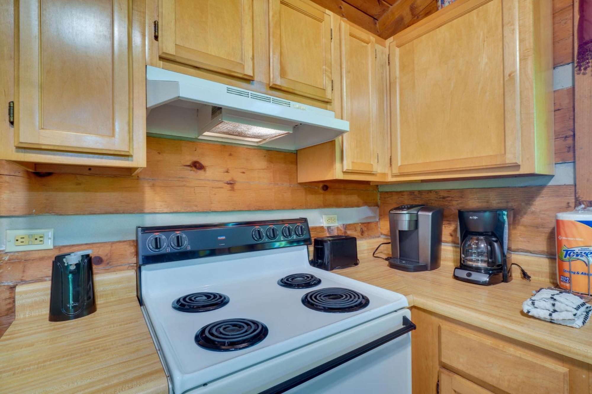 Gatlinburg Cabin With Hot Tub About 6 Mi To Downtown! Экстерьер фото